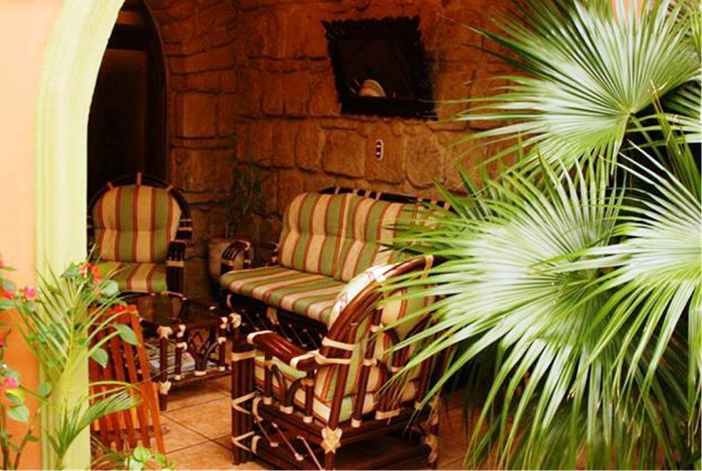 Hostal Casa Dona Mercedes كويتزالتنانغو المظهر الخارجي الصورة